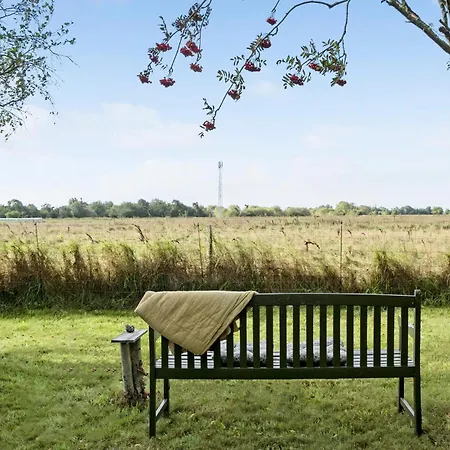 In With Wifi Nyaraló